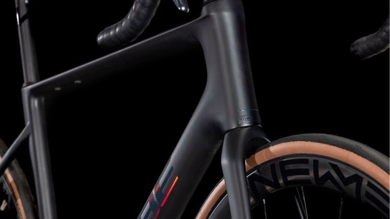 Cube Attain C:62 SLT carbon´n´rainbow – Bild 7